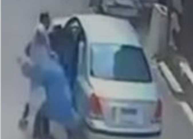 «الداخلية»: اتخاذ الإجراءات القانونية ضد شخص اعتدى على زوجته بالضرب في الجيزة