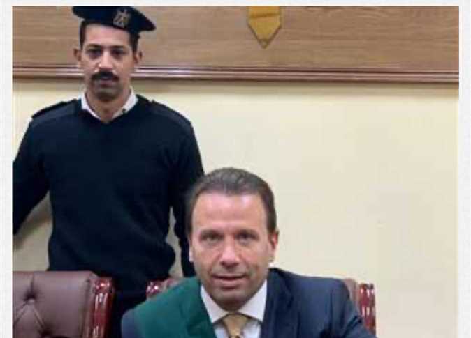 هدد فتاة بنشر صور فاضحة لإجبارها على إقامة علاقة جنسية معه.. والمحكمة تعاقبه بالحبس