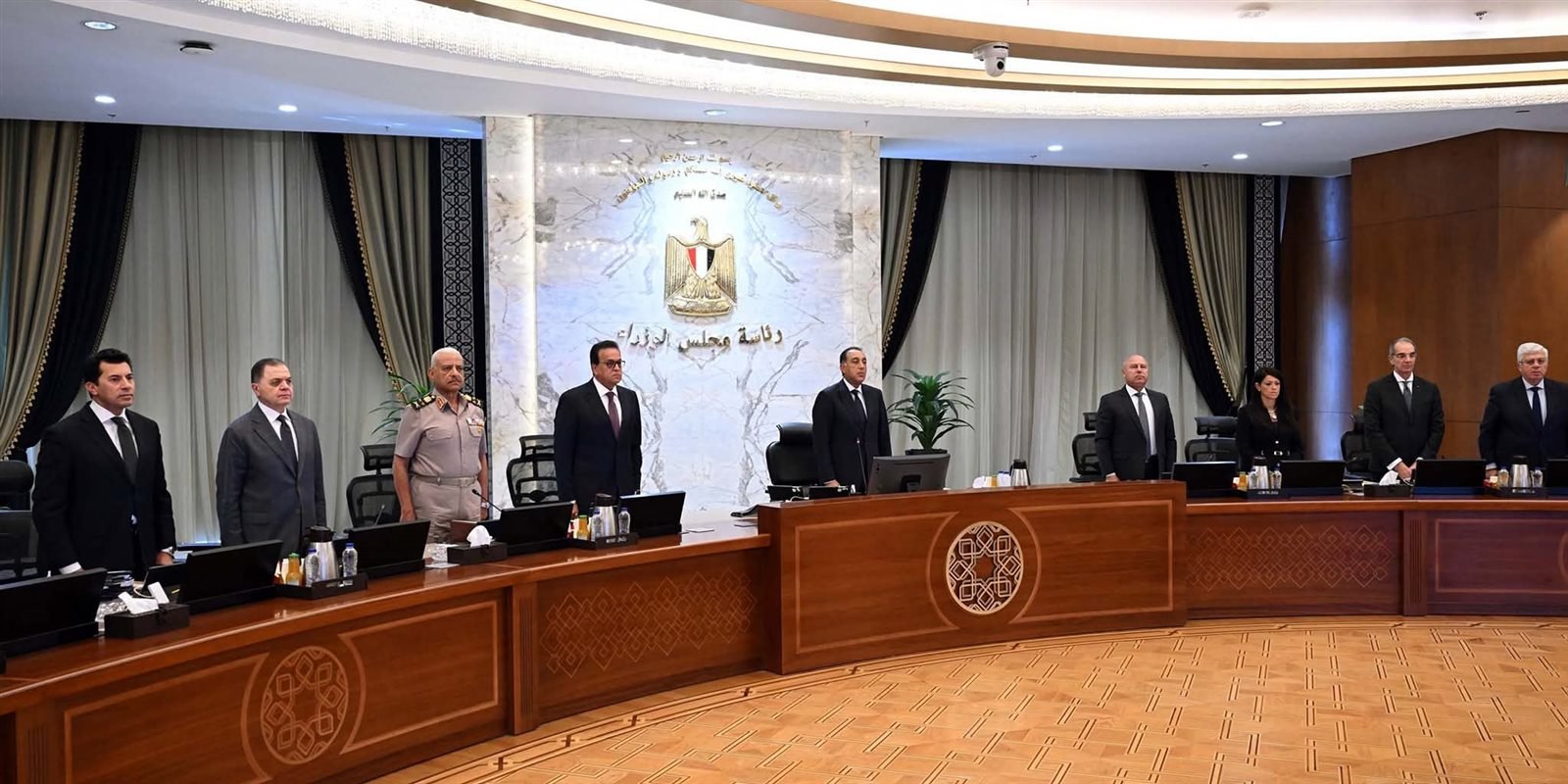 مجلس الوزراء ينعى الدكتور علي المصيلحي ويقف دقيقة حداد على روحه في مستهل اجتماعه