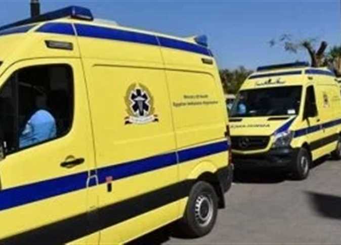 بالأسماء.. إصابة 7 أشخاص بحادث تصادم على طريق منفلوط في أسيوط