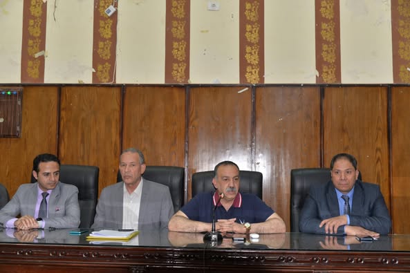  محافظ أسيوط يعقد اجتماعًا موسعًا استعدادًا لامتحانات نهاية العام الدراسي 2024/2025 ويوجّه بتطبيق صارم للضوابط القانونية لمكافحة الغش