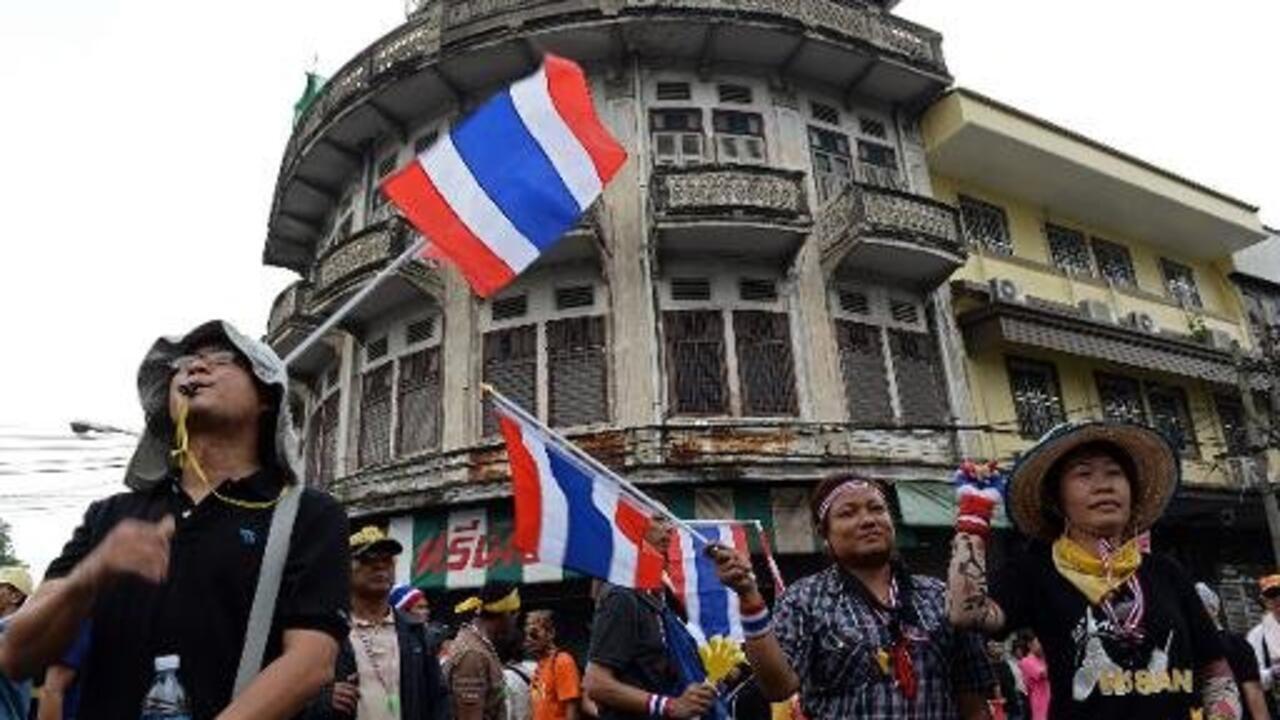 المحتجون التايلنديون يطالبون بتنحي رئيسة الوزراء بايتونجتارن