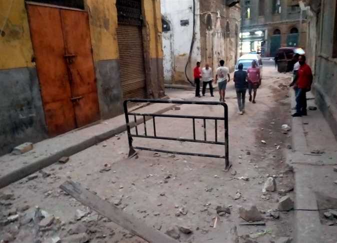 إصابة 3 أشخاص في انهيار أجزاء عقار قديم بالرمل شرق الإسكندرية
