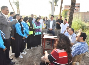 محافظ أسيوط يتفقد أعمال تطوير طريق 