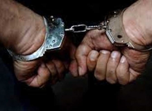 عامل يطلق النار على ابن عمه بسلاح خرطوش خلال شجار حول ملكية منزل