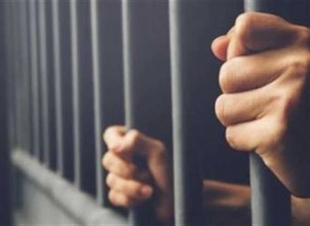 «رفض يغششه».. حبس طالب ثانوي شرع في قتل زميله أمام لجنة امتحانات بشبرا الخيمة