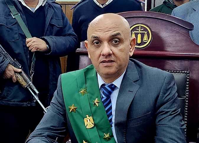 هددها بنشر صورها ومقاطع فيديو.. السجن 7 سنوات لطالب بتهمة ابتزاز فتاة بسوهاج