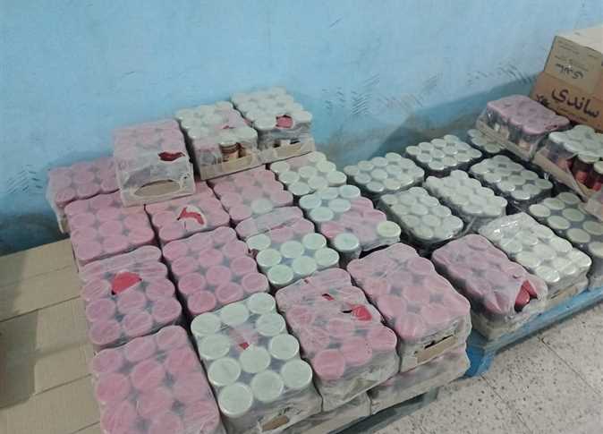 ضبط دهون غير الصالحة للاستهلاك الآدمي ودواجن محقونة بالمياه في المنوفية