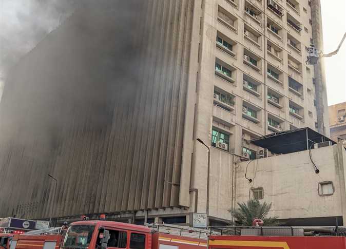 تجدد حريق سنترال رمسيس.. والحماية المدنية تواصل محاولات السيطرة