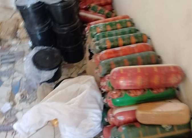 ضبط 7 طن لانشون وأدوية ومكملات غذائية منتهية الصلاحية في حملة تفتيشية بالشرقية 