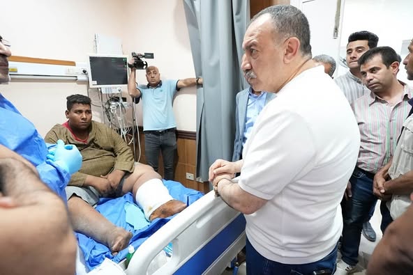 محافظ أسيوط يوجه بعلاج مواطن من داء الفيل على نفقته الخاصة خلال جولة ميدانية بمركز الفتح