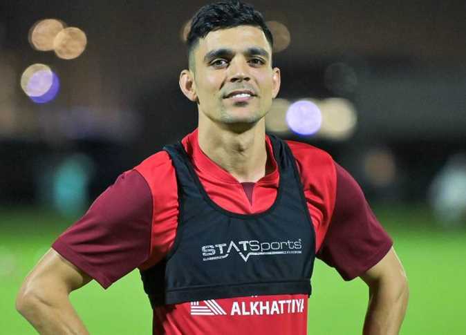 الزمالك يسعى لتعطيل صفقة انتقال اللاعب أشرف بن شرقي إلى النادي الأهلي، وفقًا لما كشفه أحمد حسن عن تفاصيل هذه المحاولات.