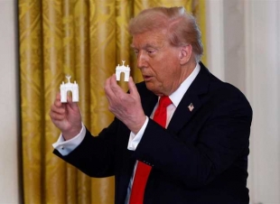 ترامب يُمهد الطريق لرسوم جمركية جديدة على الصين وينتقد كندا بشدة